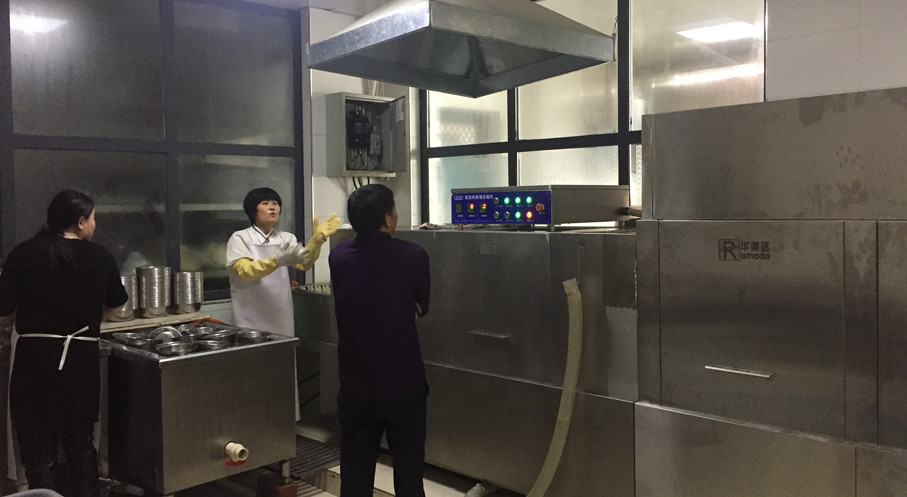 食堂洗碗機